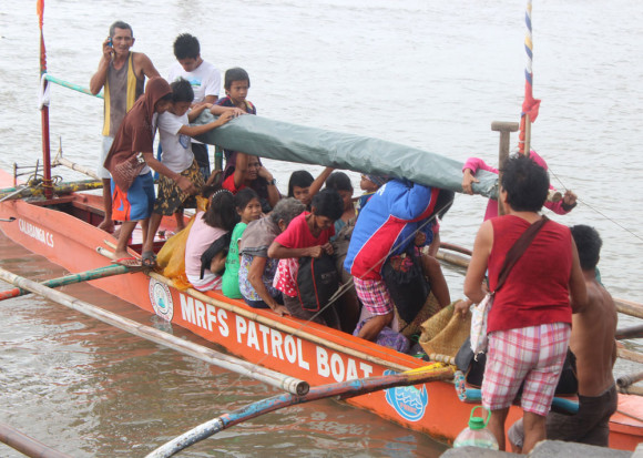 718,000 people were evacuated as Typhoon Haiyan approached the Philippines