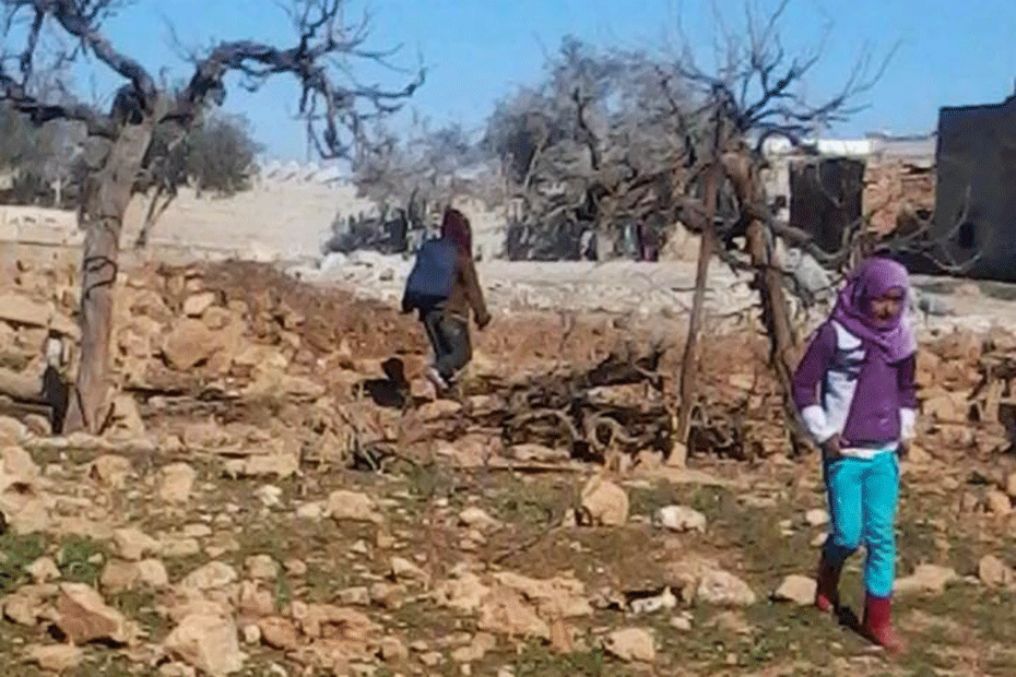 blog-what-we-left-behind-930-kids-collecting-firewood-6-syria