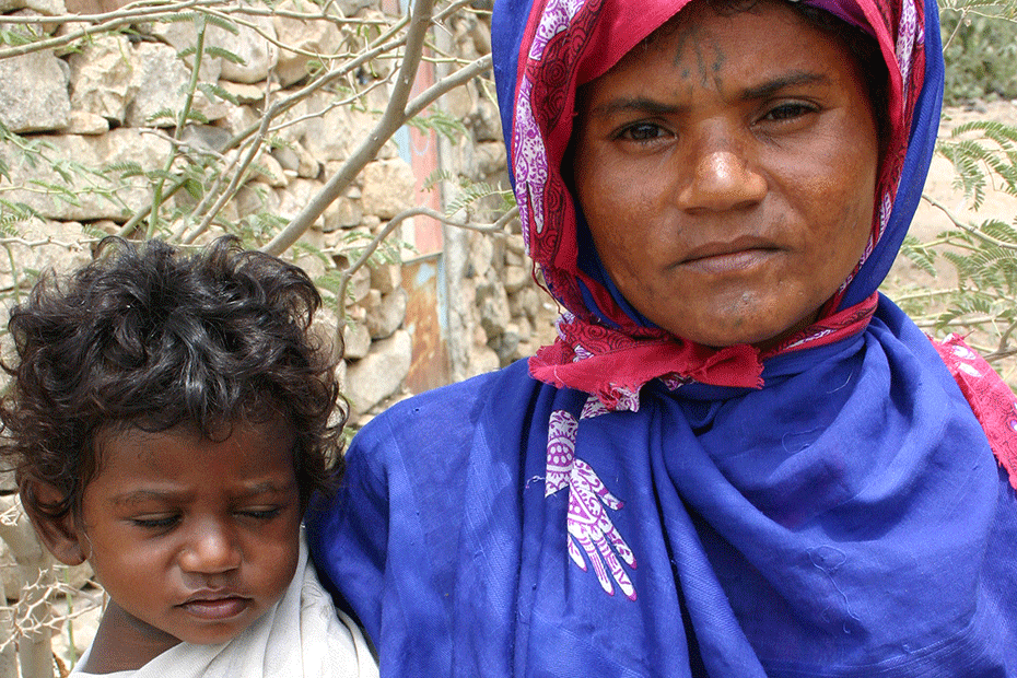 A mother and child in Yemen.