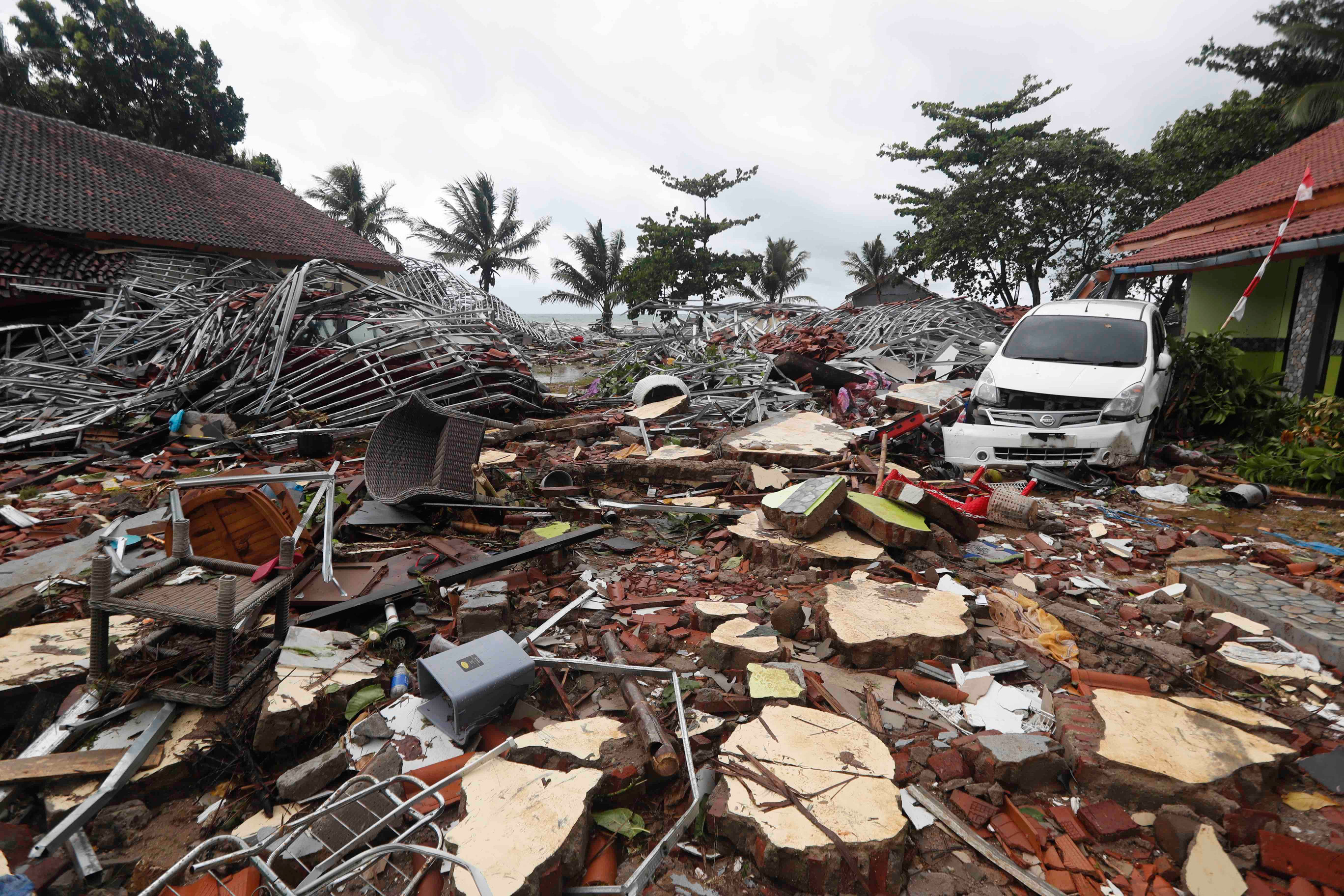 Tsunami Emergency: Island'S Coast In Ruins - 5wgeptf